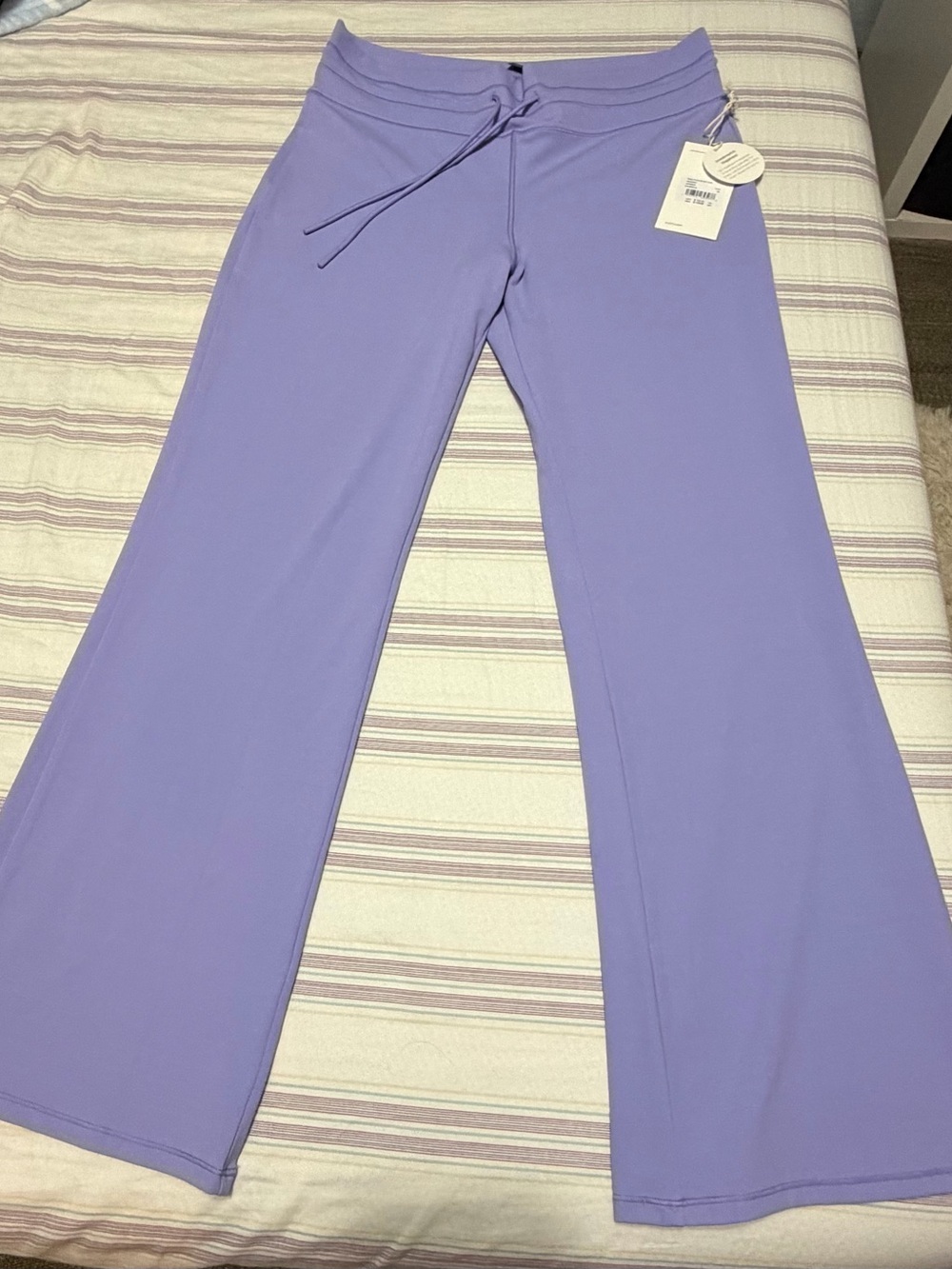 Vuori Lavender Performance Joggers - Picture 2 of 7
